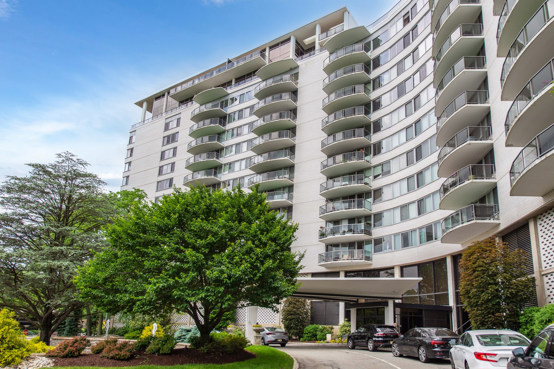 1 Claridge Drive, #521 